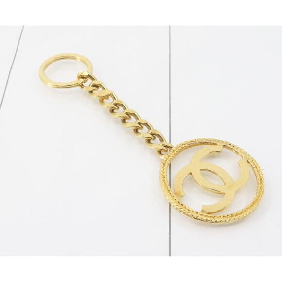 CHANEL CC Bag Charm / Key Chain - Picture 1 of 4